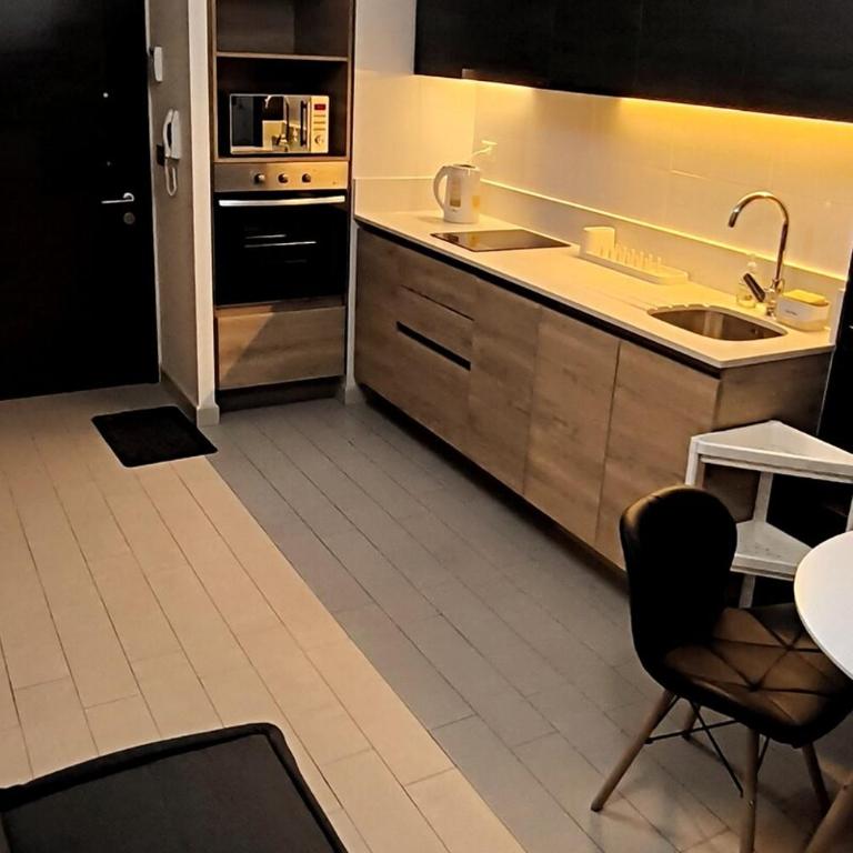 D6 New Central - King Bed - One-Bedroom Apartment - 5