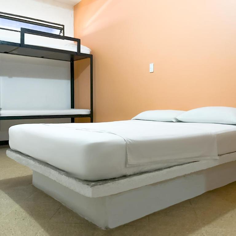Hotel Natural Medellin - Family Room - 7