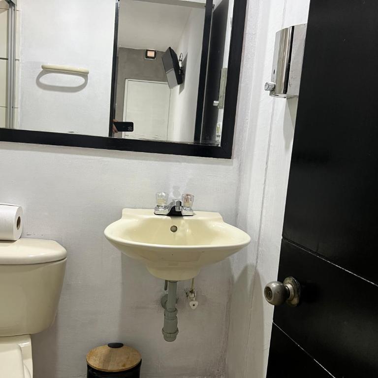 Hotel Natural Medellin - Standard Twin Room - 10