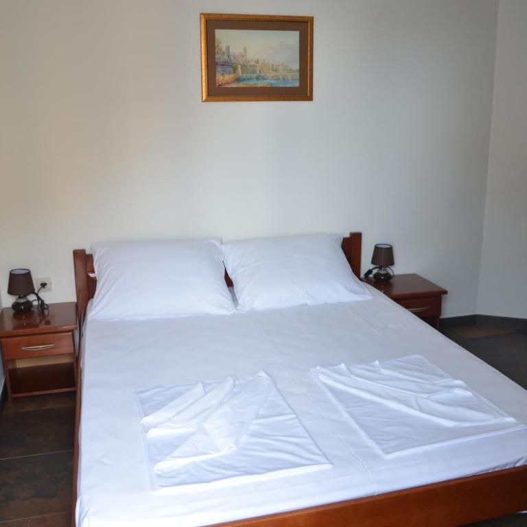 Lero Apartments - One-Bedroom Apartment - 7