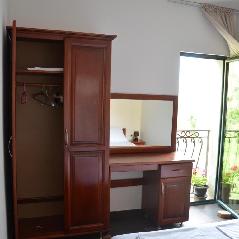 Lero Apartments - One-Bedroom Apartment - 9