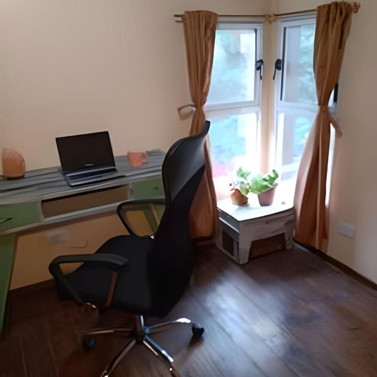 Mi Casa Tu Casa C -Relax & Starlink-Pet friendly - Double Room with Park View - 16