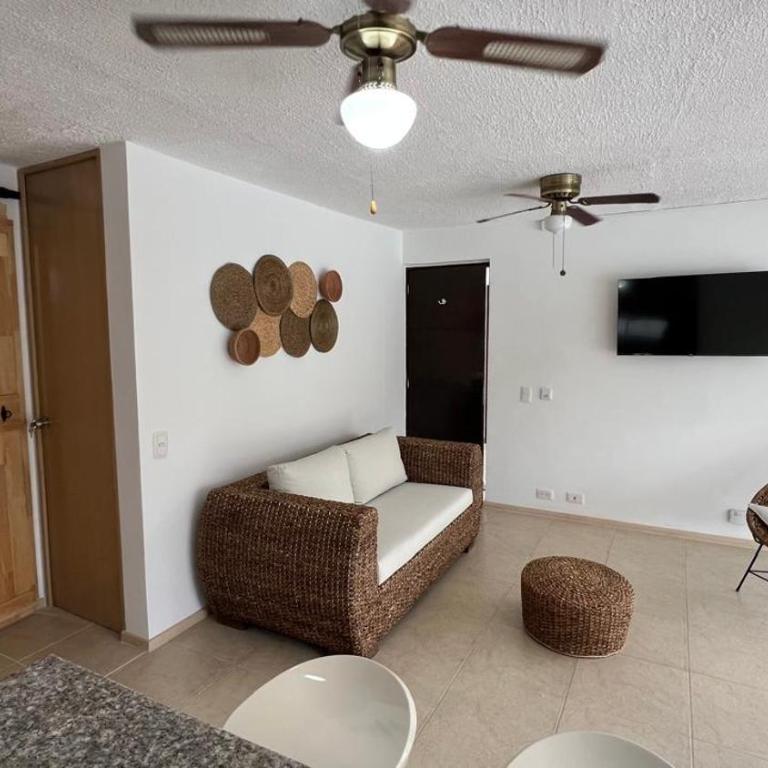 Hermoso Apartasol, cerca al Parque Principal, Piscinas, Aire acondicionado - Two-Bedroom Apartment - 12