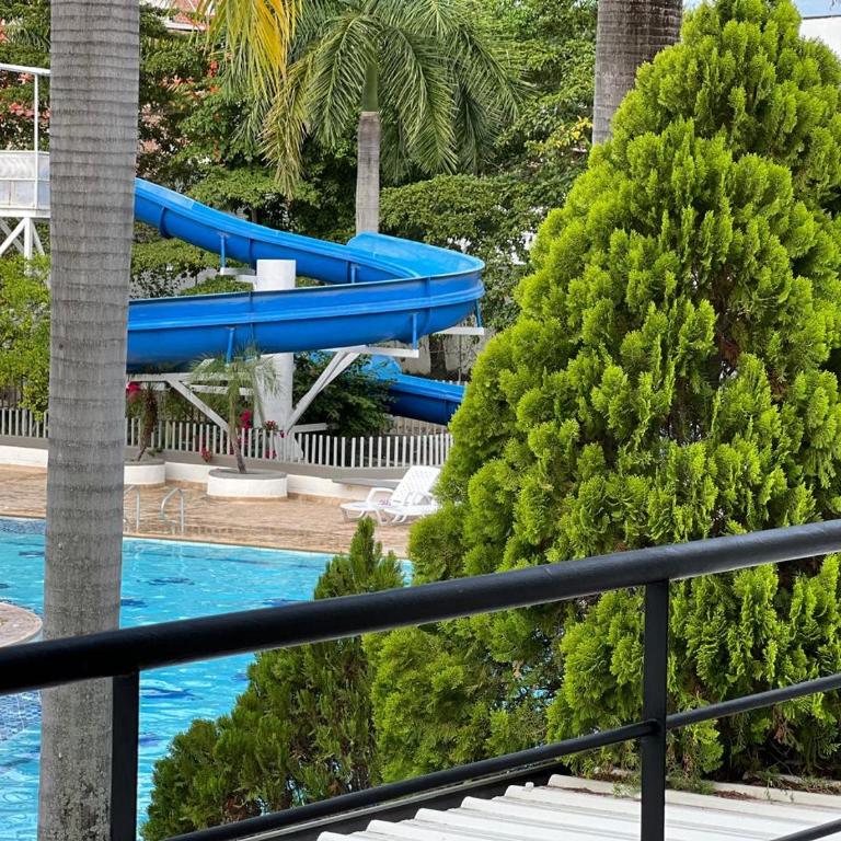 Hermoso Apartasol, cerca al Parque Principal, Piscinas, Aire acondicionado - Two-Bedroom Apartment - 14