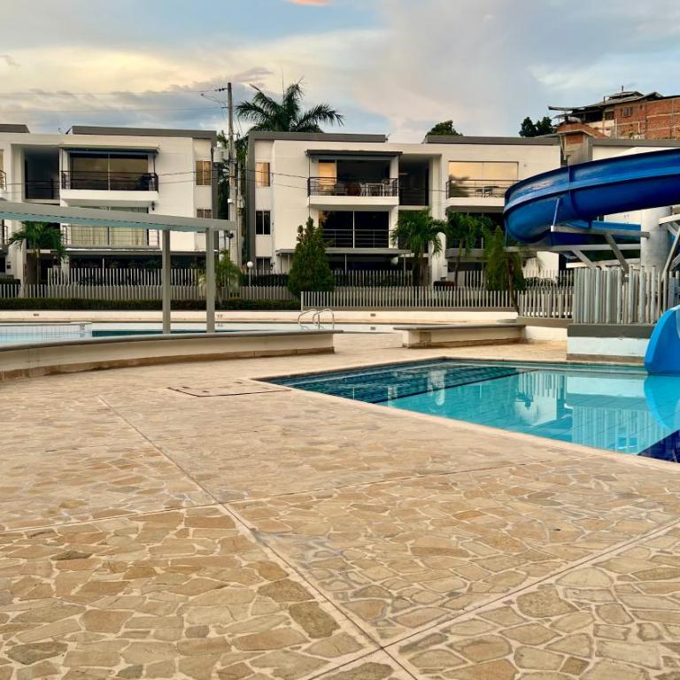 Hermoso Apartasol, cerca al Parque Principal, Piscinas, Aire acondicionado - Two-Bedroom Apartment - 18