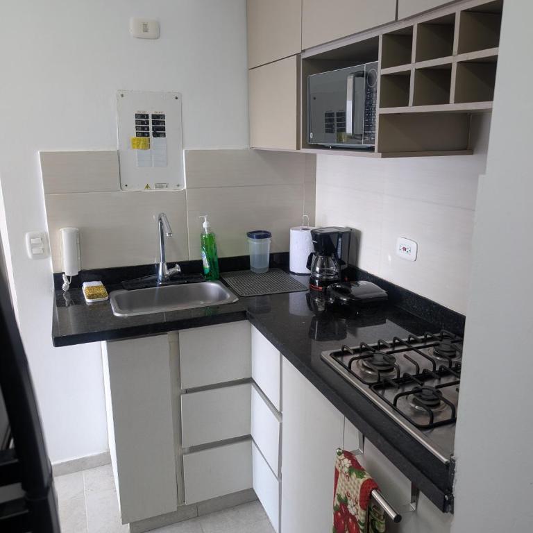 Apartamento amoblado en Cartagena cerca a la playa - Three-Bedroom Apartment - 14