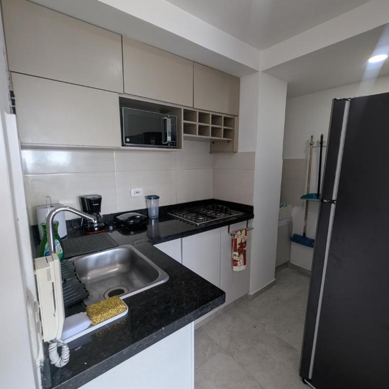 Apartamento amoblado en Cartagena cerca a la playa - Three-Bedroom Apartment - 3