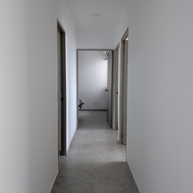 Apartamento amoblado en Cartagena cerca a la playa - Three-Bedroom Apartment - 11
