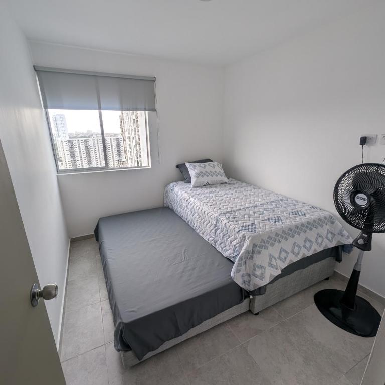 Apartamento amoblado en Cartagena cerca a la playa - Three-Bedroom Apartment - 24