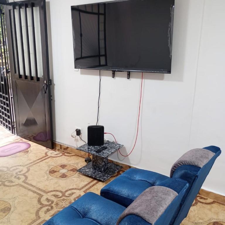 Es una casa muy fresca y muy cómoda tranquila para pasar todas tus vacaciones muy relajante - Casa de 3 dormitorios - 7