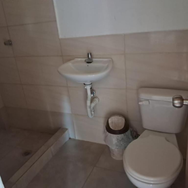 PiscinaCascolHostal - Comfort Quadruple Room - 7