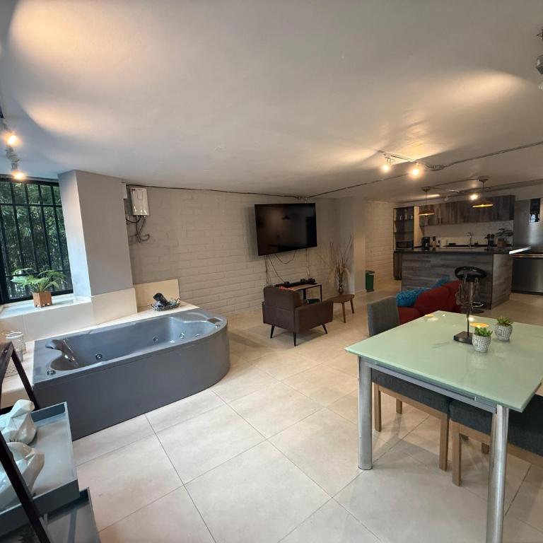 Apartamento de lujo Poblado - Two-Bedroom Deluxe Apartment - 2