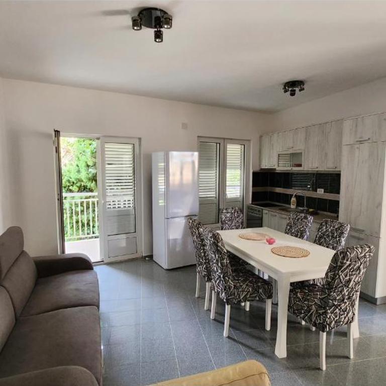 Ana - One-Bedroom Apartment - 2