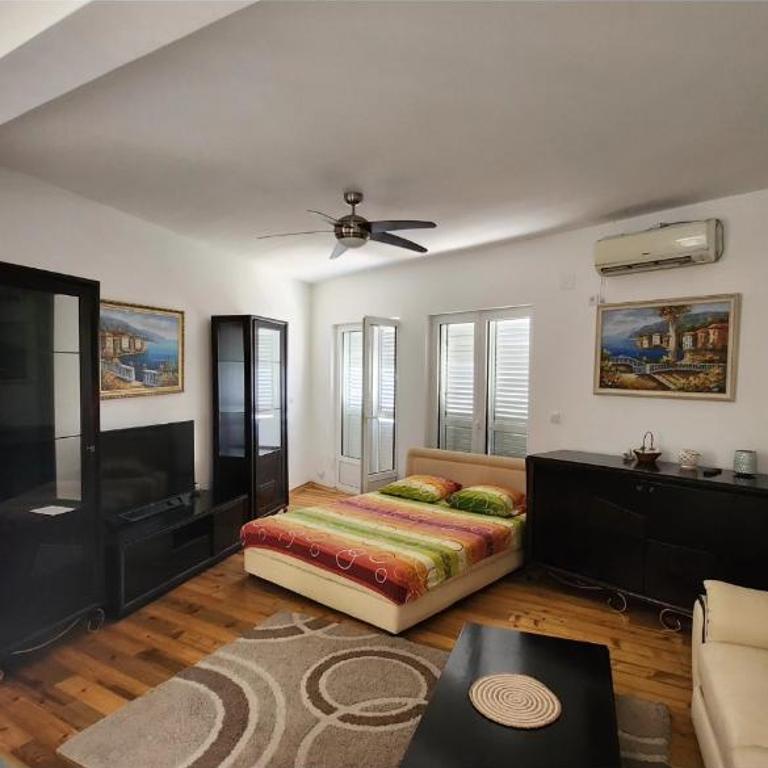 Ana - One-Bedroom Apartment - 6