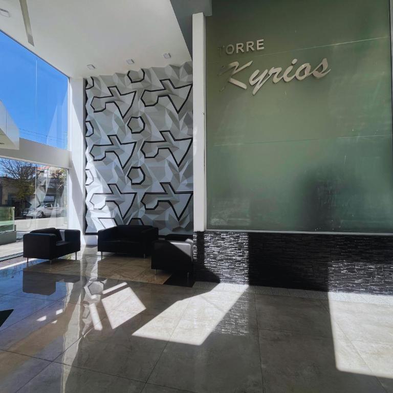 Elegant and Sunny New 2 Bedrooms Excellent Location - Two-Bedroom Apartment - 17