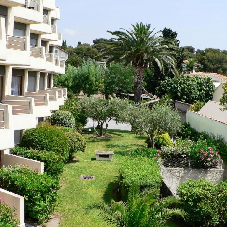 Hotel Brise de Mer - Piscine intérieure & extérieure - Chambre Double ou Lits Jumeaux Confort avec Balcon ou Terrasse - Accès Piscine - 5