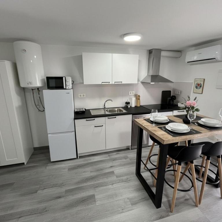 Apartamentos El Savio - Apartamento de 1 dormitorio con terraza - 1