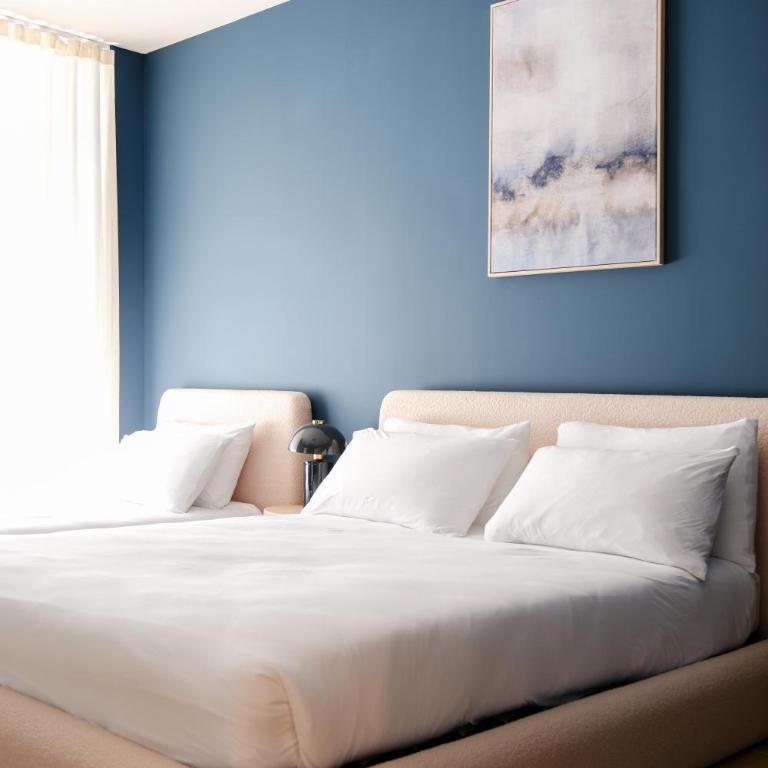 Garden Triple Suite - 3 min walk to Bernina Express - Junior Suite with Mountain View - 8