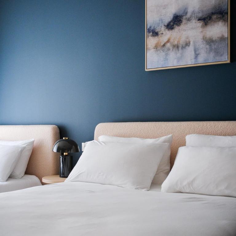 Garden Triple Suite - 3 min walk to Bernina Express - Junior Suite with Mountain View - 12