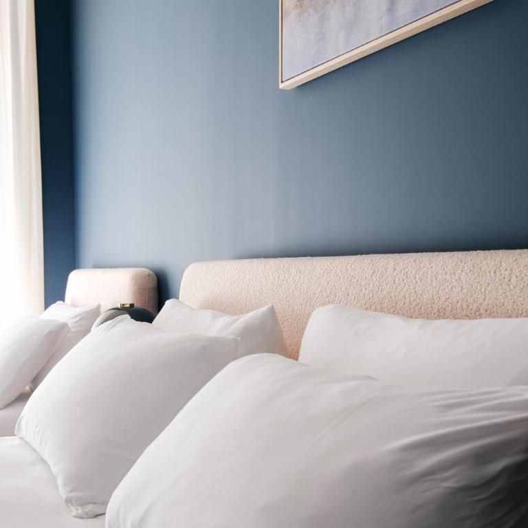 Garden Triple Suite - 3 min walk to Bernina Express - Junior Suite with Mountain View - 13
