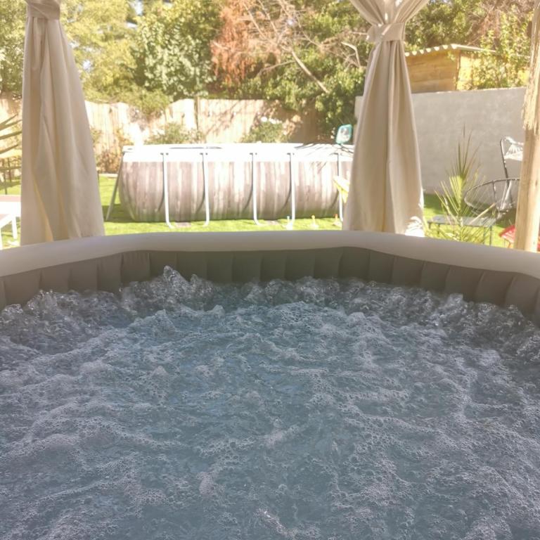 Villa d'Aqui, cosy, piscine, jacuzzi - Villa avec Piscine Privée - 8