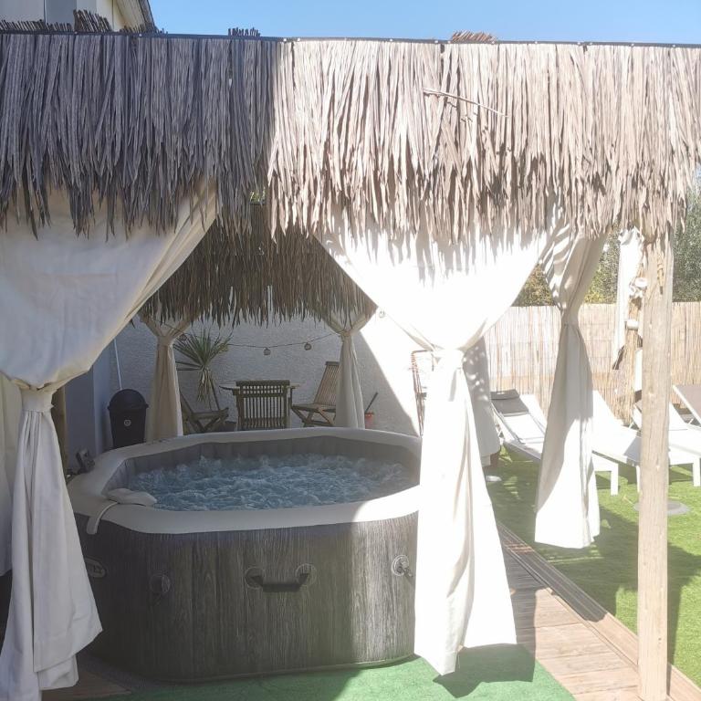 Villa d'Aqui, cosy, piscine, jacuzzi - Villa avec Piscine Privée - 3