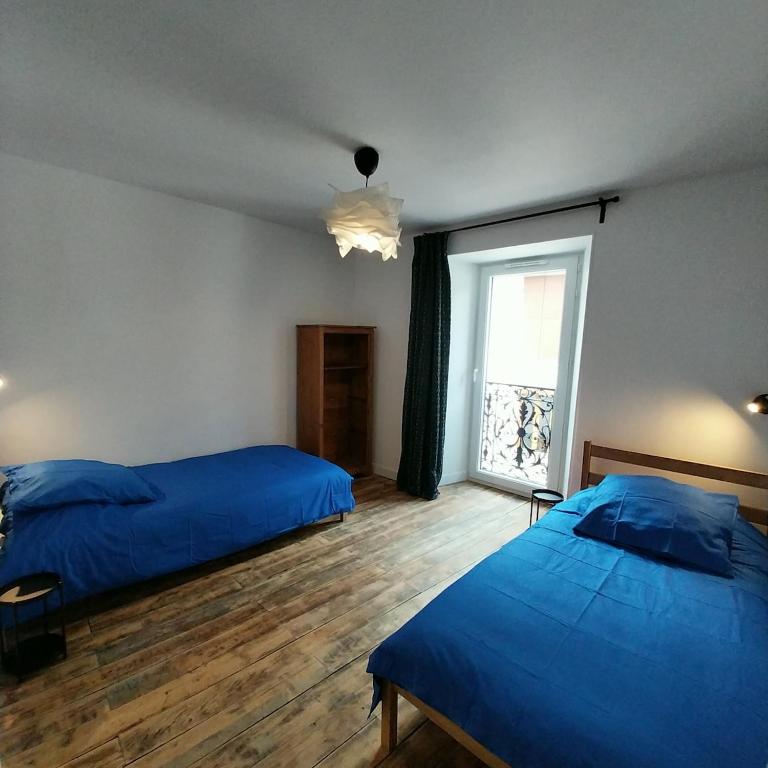 Versant Sud - Duplex - Centre Bourg d 'Oisans - Two-Bedroom Apartment with Balcony and Terrace - 2