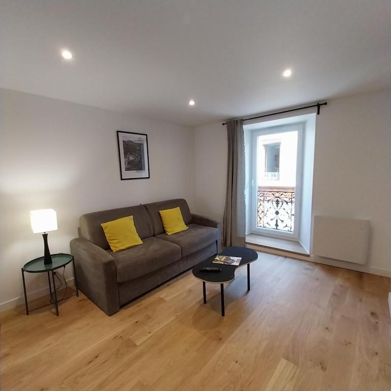 Versant Sud - Duplex - Centre Bourg d 'Oisans - Two-Bedroom Apartment with Balcony and Terrace - 7