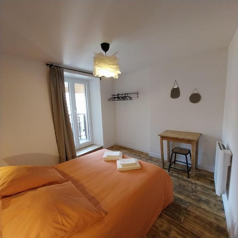 Versant Sud - Duplex - Centre Bourg d 'Oisans - Two-Bedroom Apartment with Balcony and Terrace - 9