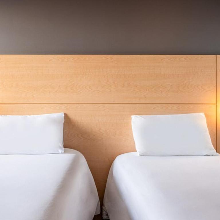 ibis Asuncion - Standard Twin Room - 14