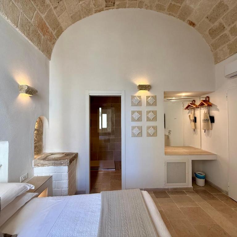 Vittorio Emanuele Charming Suites - Camera Matrimoniale con Bagno Privato - 8