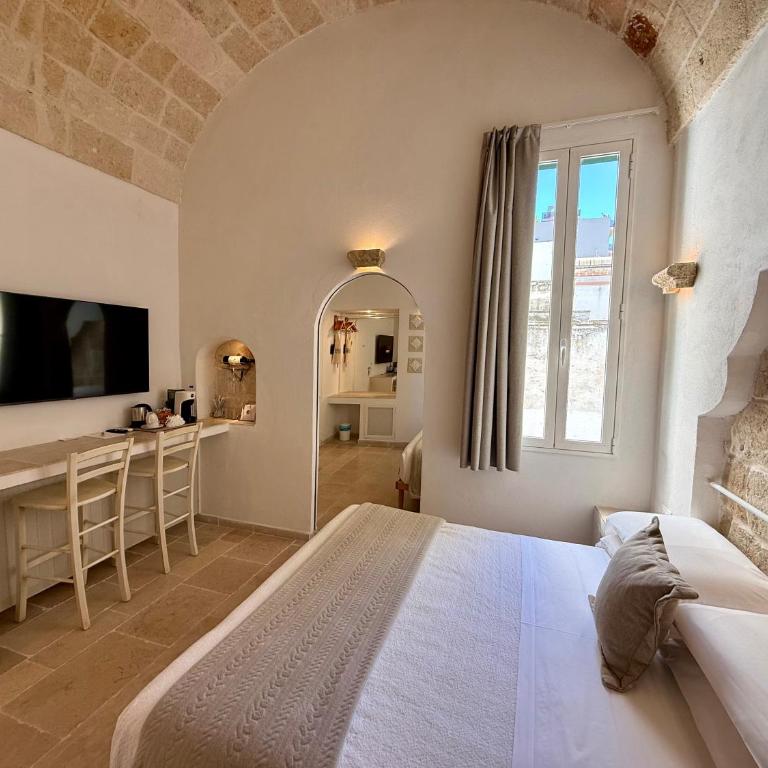 Vittorio Emanuele Charming Suites - Camera Matrimoniale con Bagno Privato - 10