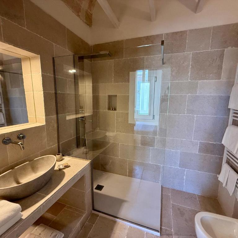 Vittorio Emanuele Charming Suites - Camera Matrimoniale con Bagno Privato - 12