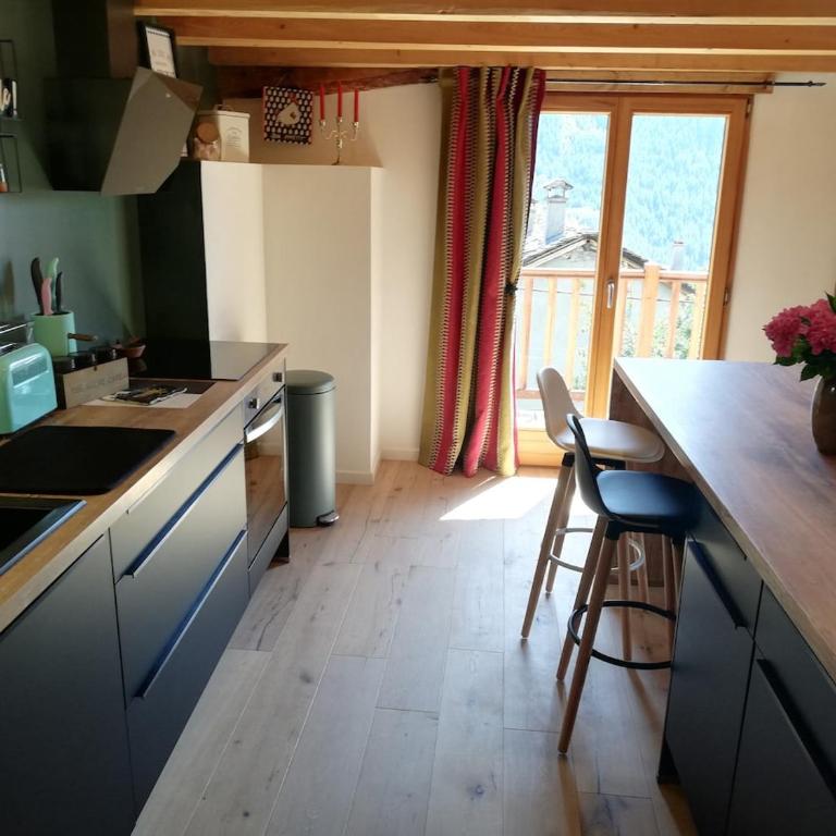 Charmant appartement avec terrasse de toit 2 chambres 4 pers - Two-Bedroom Apartment with View - 12
