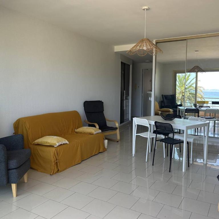 Appartement 3 Pièces Climatisé, Vue Mer, Centre-Ville Le Lavandou - FR-1-251-863 - Appartamento - 3
