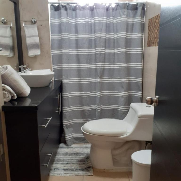 Dept Familiar en crucita a pasos de la playa con auto check in - Apartamento de 3 dormitorios - 7