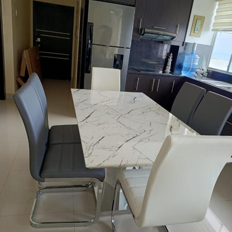 Dept Familiar en crucita a pasos de la playa con auto check in - Apartamento de 3 dormitorios - 3