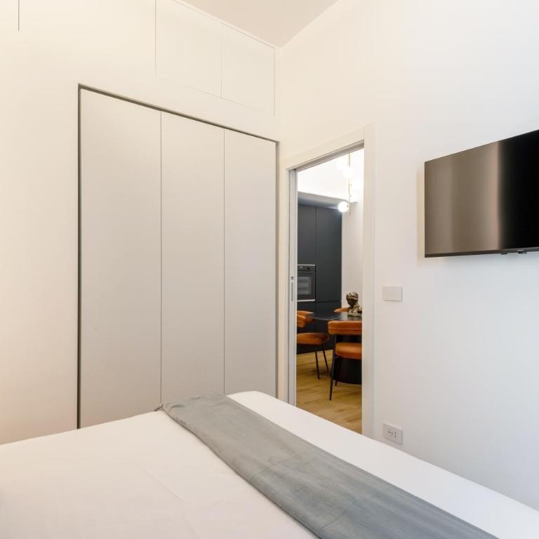 Luccoli17 - Elegant City Escape with WiFi 1Gbps, Elevator, AC - Genoa Historical Center - One-Bedroom Apartment - 13