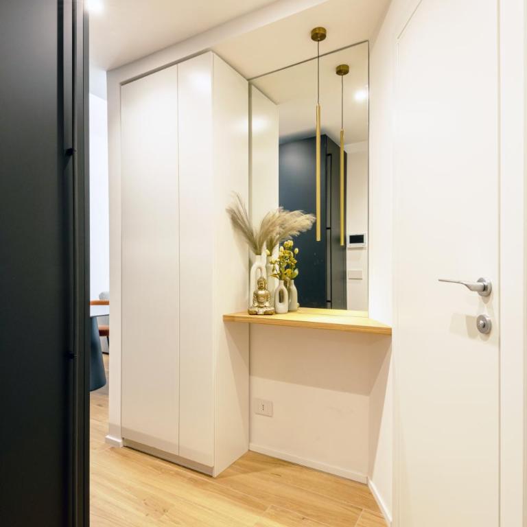 Luccoli17 - Elegant City Escape with WiFi 1Gbps, Elevator, AC - Genoa Historical Center - One-Bedroom Apartment - 12
