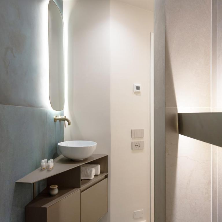 Luccoli17 - Elegant City Escape with WiFi 1Gbps, Elevator, AC - Genoa Historical Center - One-Bedroom Apartment - 10