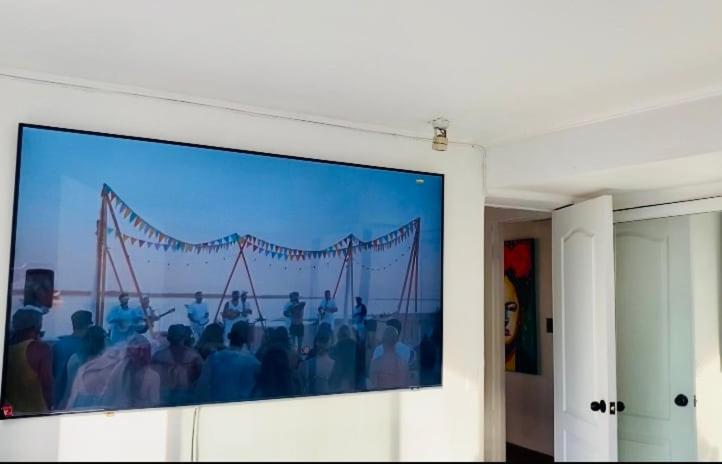 Amplio Depto con estacionamiento en el golf las condes - Apartamento de 2 dormitorios - 8