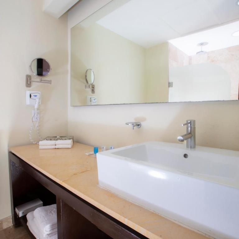 Krystal Cancun - Romantic Room with Ocean View - 1