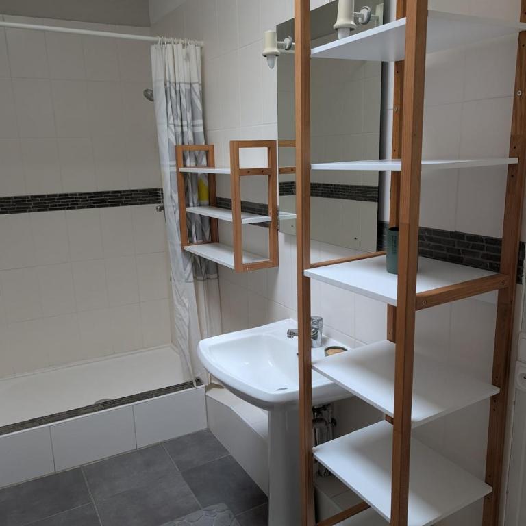 T2 tout confort, cité, parking - Apartment mit 1 Schlafzimmer - 6