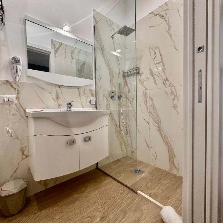 Casa Morelli - Quadruple Room with Balcony - 10
