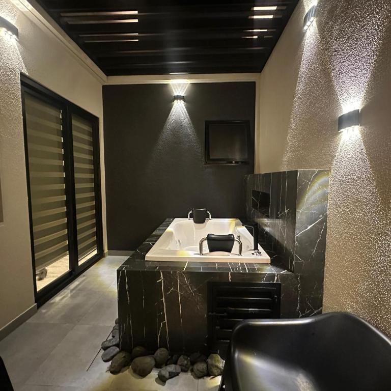 Departamento luxury y privado Equipetrol - One-Bedroom Apartment - 14