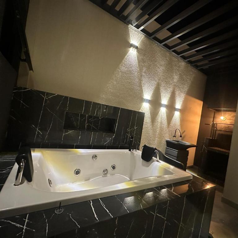 Departamento luxury y privado Equipetrol - One-Bedroom Apartment - 15