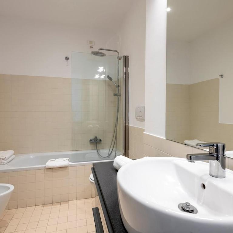 Vigoni 3 - Wonderful Apt for 6 People - B Home - Appartamento con 3 Camere da Letto - 6