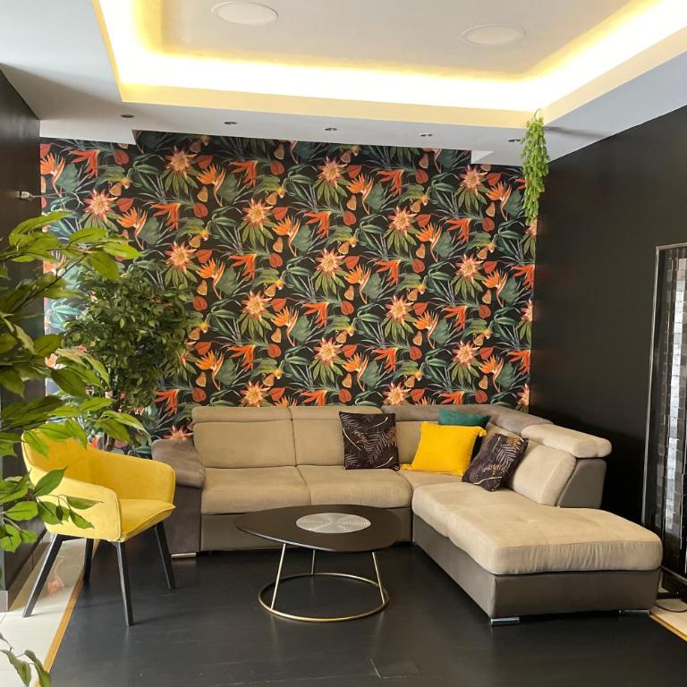 Knez - One-Bedroom Apartment - 1