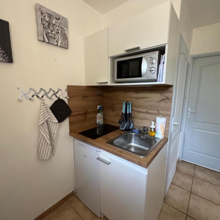 Chez DOMI - Chambre Double avec Salle de Bains Privative - 7