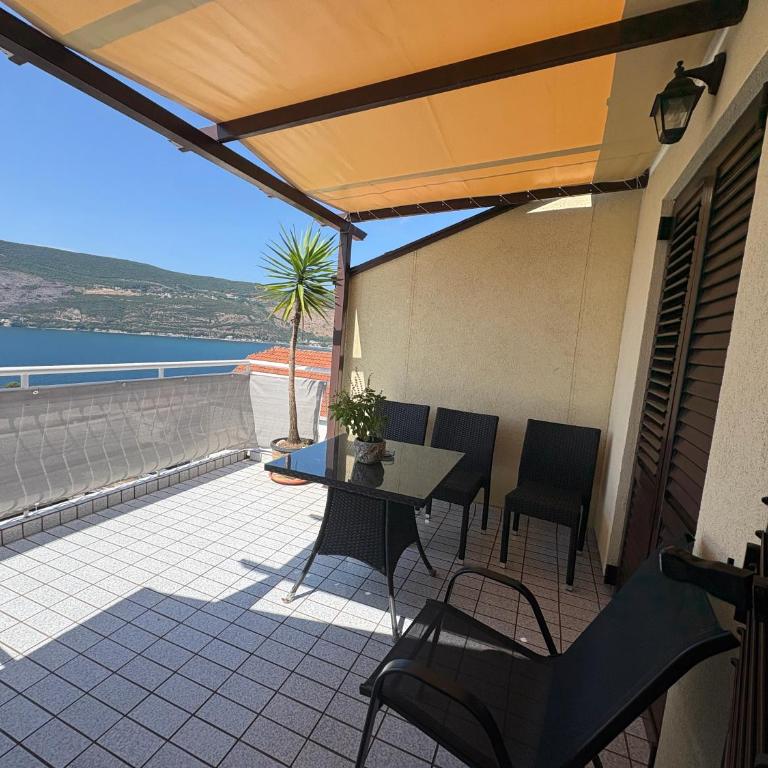 Apartments Herceg Novi - Apartman sa 2 Spavaće Sobe, Balkonom i Pogledom na More (4 Odrasle Osobe) - 10
